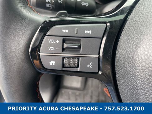 Used 2025 Honda Pilot TrailSport image 13