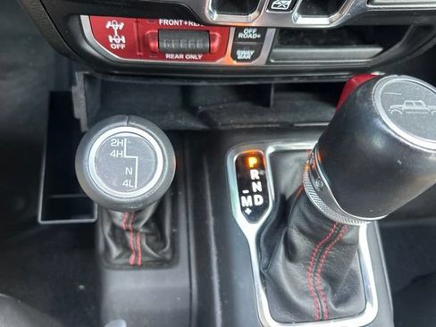 Used 2022 Jeep Gladiator Rubicon w/ Trailer Tow Package AWD/4WD image 26