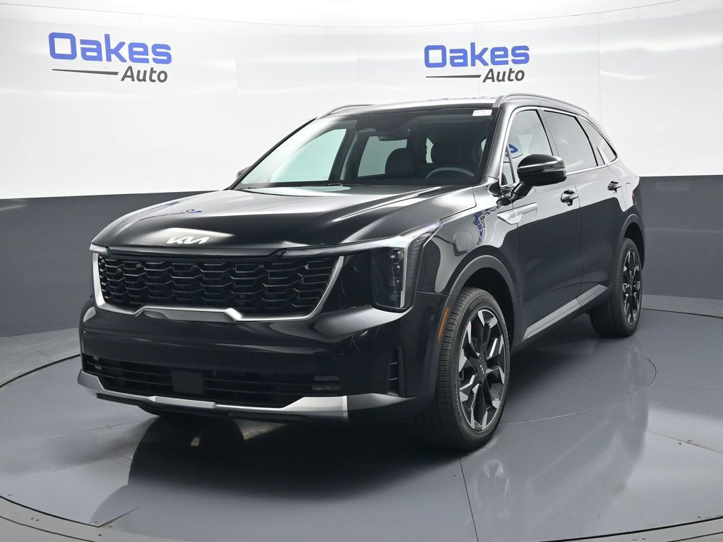 Certified 2026 Kia Sorento EX AWD/4WD image 3