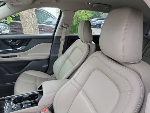 Certified 2022 Lincoln Corsair FWD image 9