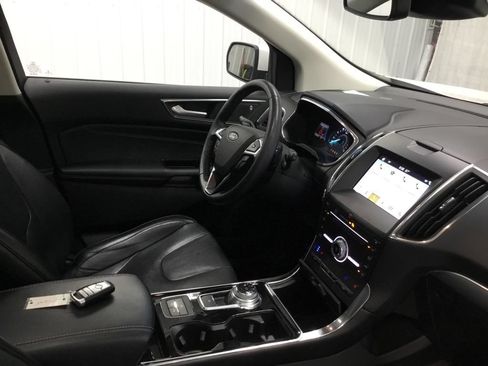 Used 2019 Ford Edge Titanium w/ Equipment Group 301A AWD/4WD image 48