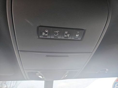 Used 2019 Dodge Grand Caravan GT image 26