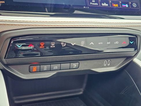 New 2026 Jeep Cherokee Limited image 25