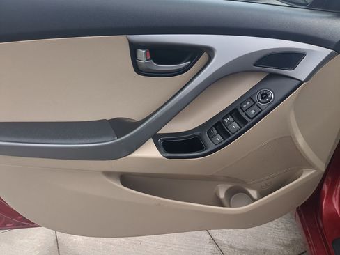 Used 2016 Hyundai Elantra SE image 13