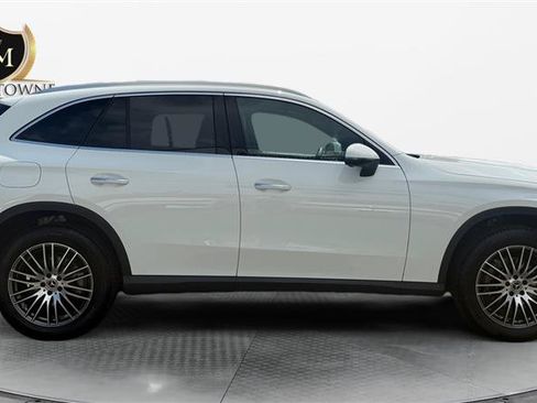 Used 2025 Mercedes-Benz GLC 300 4MATIC image 6