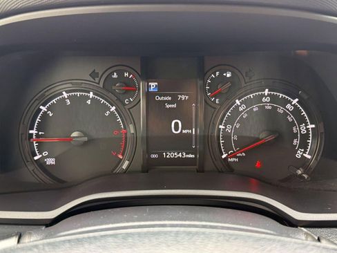 Used 2021 Toyota 4Runner SR5 AWD/4WD image 18