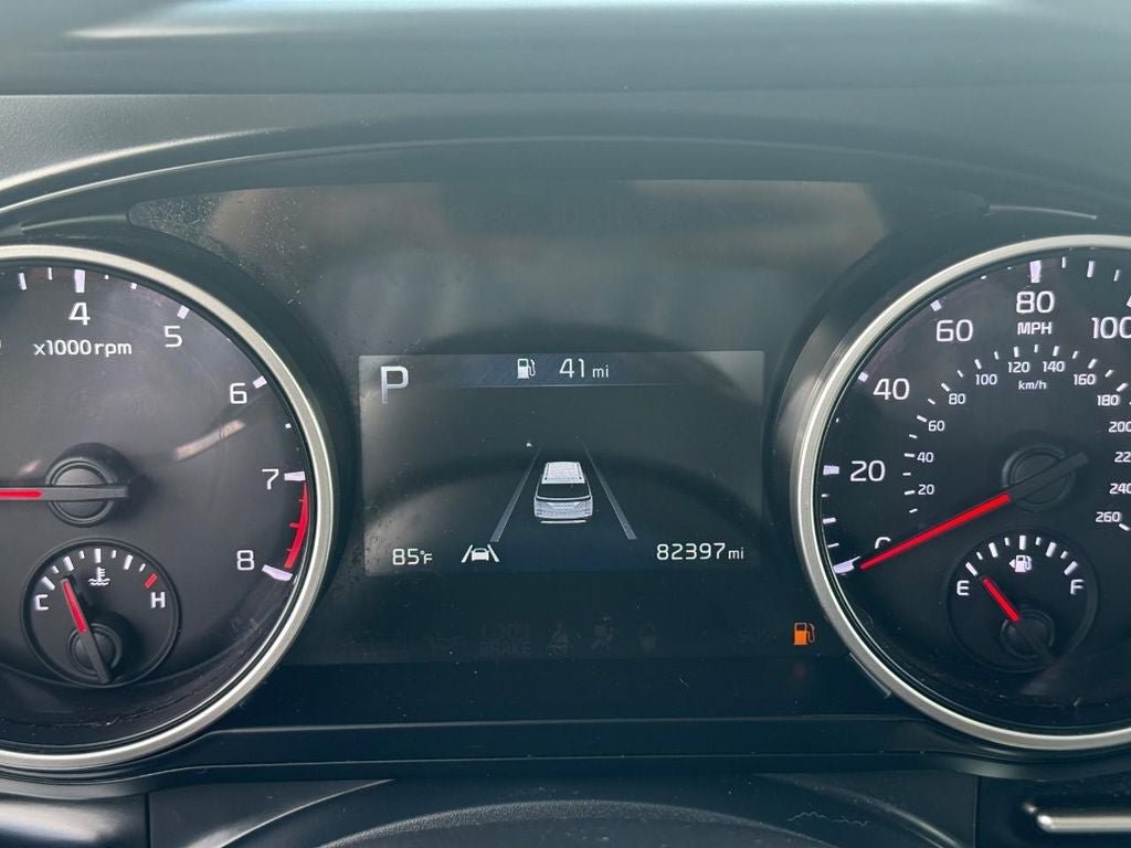 Used 2022 Kia Carnival LX FWD image 22