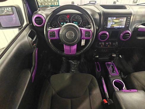 Used 2018 Jeep Wrangler Unlimited Sport w/ Connectivity Group AWD/4WD image 4