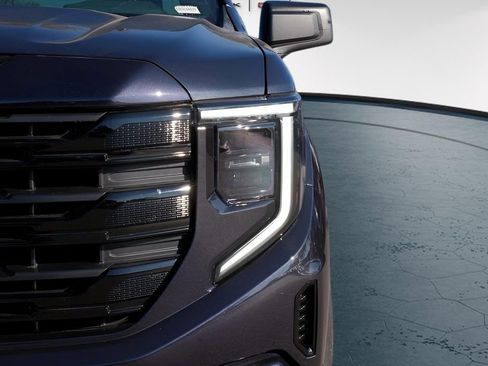 New 2025 GMC Sierra 1500 Elevation image 23