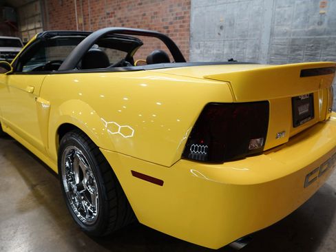 Used 2003 Ford Mustang Cobra image 24
