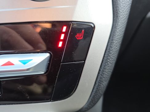 Used 2022 Ford Explorer XLT w/ Equipment Group 202A image 30