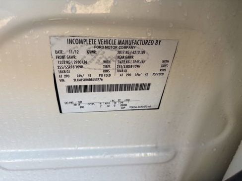 Used 2013 Lincoln MKT Limo image 24