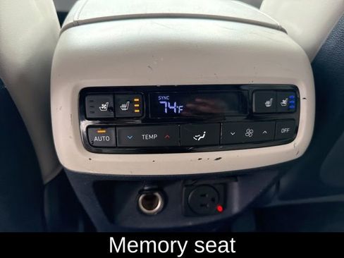 Used 2022 Hyundai Palisade Limited image 17