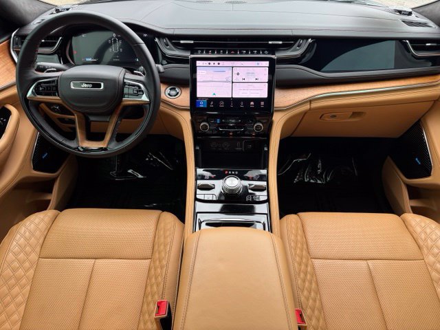 Used 2022 Jeep Grand Cherokee Summit AWD/4WD image 20
