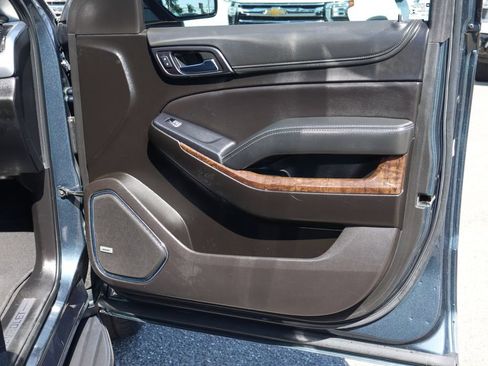 Used 2019 Chevrolet Suburban LT RWD image 51