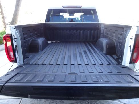 New 2026 GMC Sierra 1500 SLT AWD/4WD image 8