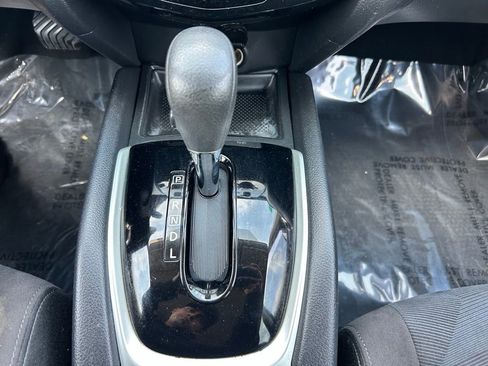 Used 2015 Nissan Rogue SV AWD/4WD image 23