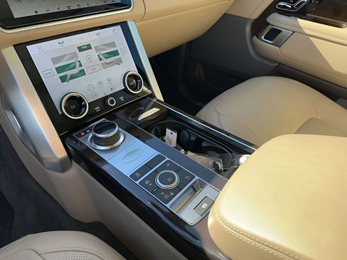 Used 2020 Land Rover Range Rover HSE image 38
