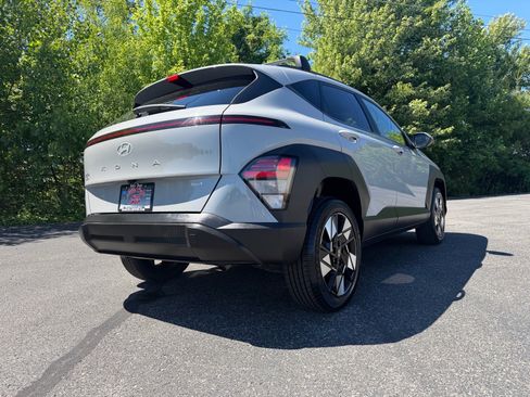 Used 2024 Hyundai Kona SEL AWD/4WD image 17