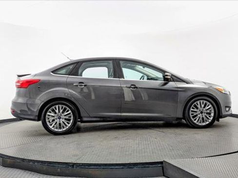 Used 2016 Ford Focus Titanium w/ Titanium Technology Package image 9