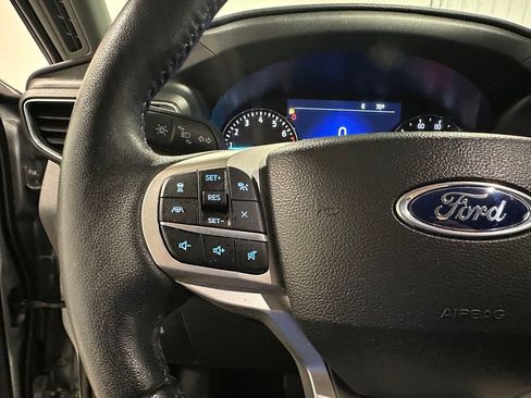 Used 2023 Ford Explorer XLT w/ Equipment Group 202A AWD/4WD image 40