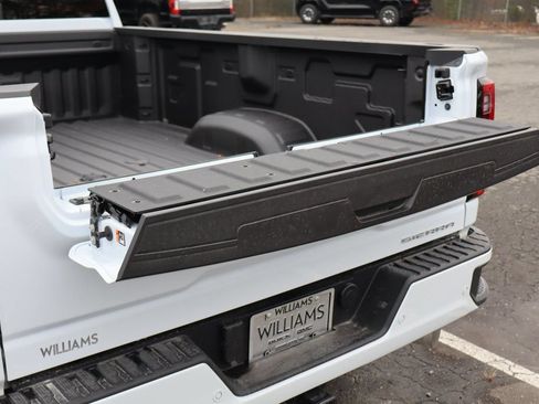 New 2026 GMC Sierra 3500 Denali Ultimate AWD/4WD image 9