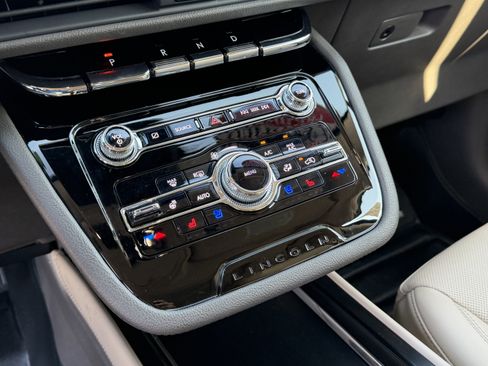 Used 2022 Lincoln Corsair Reserve w/ Equipment Group 201A image 18