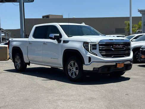 Used 2025 GMC Sierra 1500 SLT AWD/4WD image 1