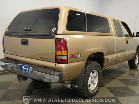 Used 2000 Chevrolet Silverado 1500 LS w/ Off-Road Chassis Pkg AWD/4WD image 12