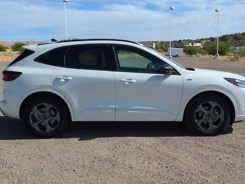 Used 2023 Ford Escape ST-Line w/ Tech Pack #1 FWD image 6