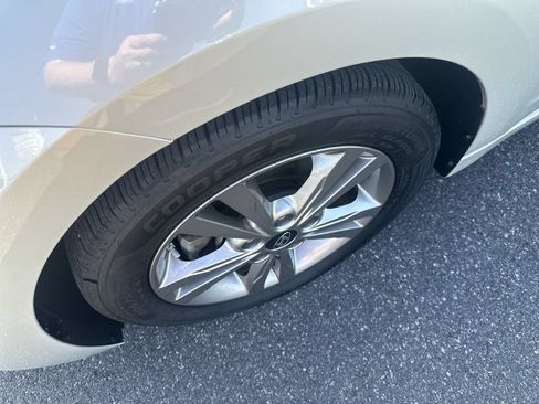 Used 2018 Hyundai Elantra Value Edition FWD image 16
