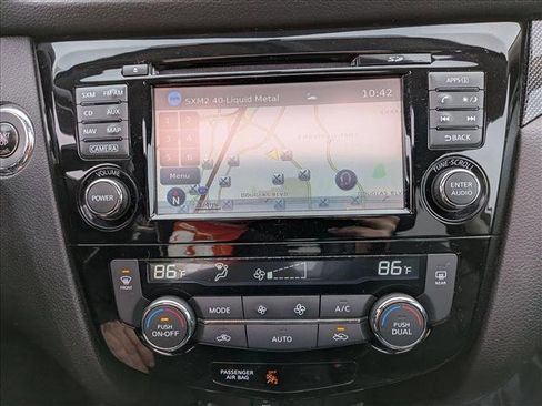 Used 2016 Nissan Rogue SL w/ SL Premium Package image 13