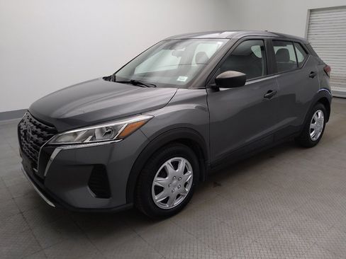 Used 2021 Nissan Kicks S FWD image 2