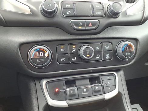 Used 2023 GMC Terrain SLE w/ Driver Convenience Package AWD/4WD image 27
