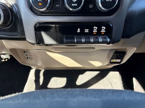 Used 2020 RAM 1500 Big Horn AWD/4WD image 49