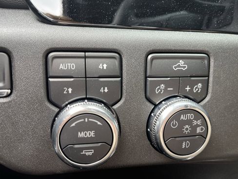 Used 2025 GMC Sierra 1500 Elevation AWD/4WD image 18