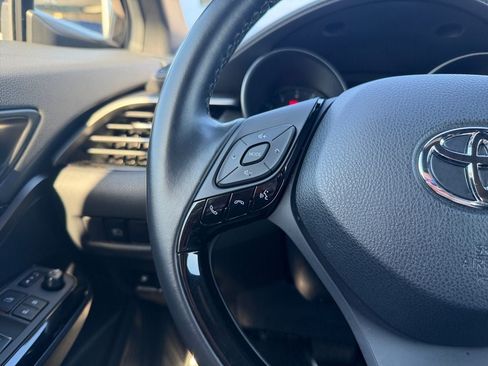 Used 2019 Toyota C-HR XLE FWD image 15