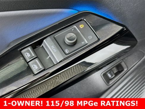 Used 2023 Volkswagen ID.4 Pro S image 29