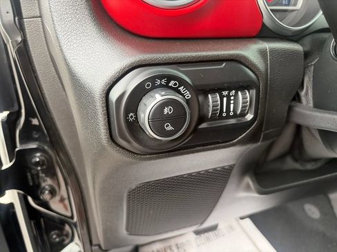 Used 2020 Jeep Gladiator Rubicon AWD/4WD image 32
