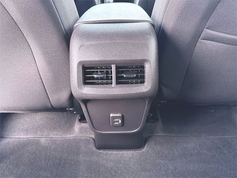 Used 2024 Chevrolet Equinox LT image 20