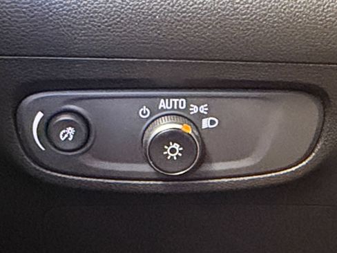 Used 2025 Buick Encore GX Preferred AWD/4WD image 32