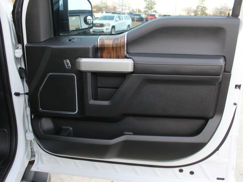 Used 2018 Ford F150 Lariat w/ Equipment Group 502A Luxury image 32