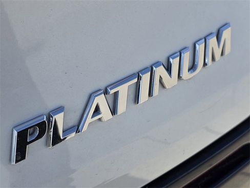 Used 2025 Toyota Sienna Platinum image 7