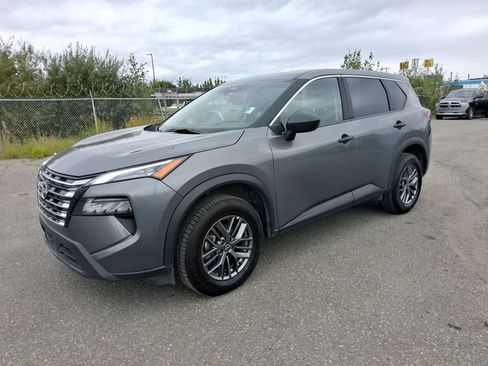 Used 2024 Nissan Rogue S AWD/4WD image 4