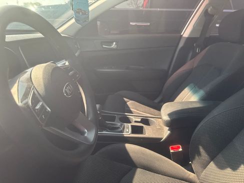 Used 2020 Kia Optima LX FWD image 33