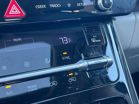 Used 2024 Kia Carnival SX Prestige image 31