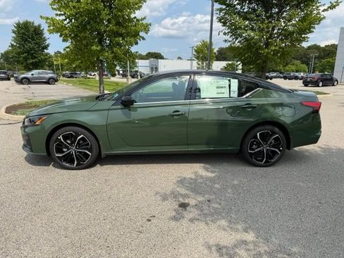 New 2026 Nissan Altima 2.5 SR AWD/4WD image 8