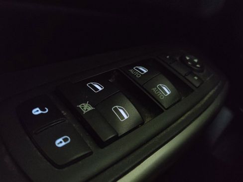 Used 2021 Jeep Cherokee Latitude Lux FWD image 27