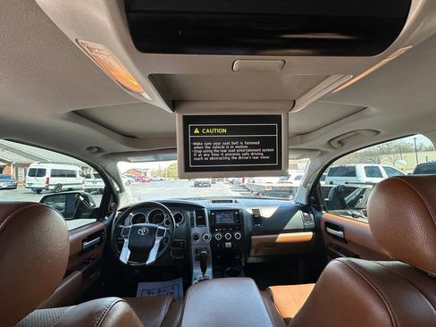 Used 2016 Toyota Sequoia Platinum image 10