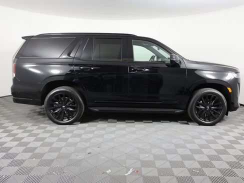 Used 2024 Cadillac Escalade Sport image 4